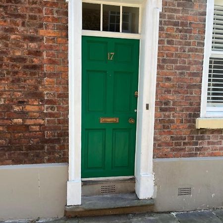 Villa 18Th Century Townhouse In Chester City Centre Extérieur photo