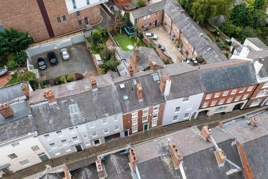 Villa 18Th Century Townhouse In Chester City Centre Extérieur photo