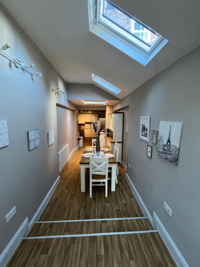 Villa 18Th Century Townhouse In Chester City Centre Extérieur photo