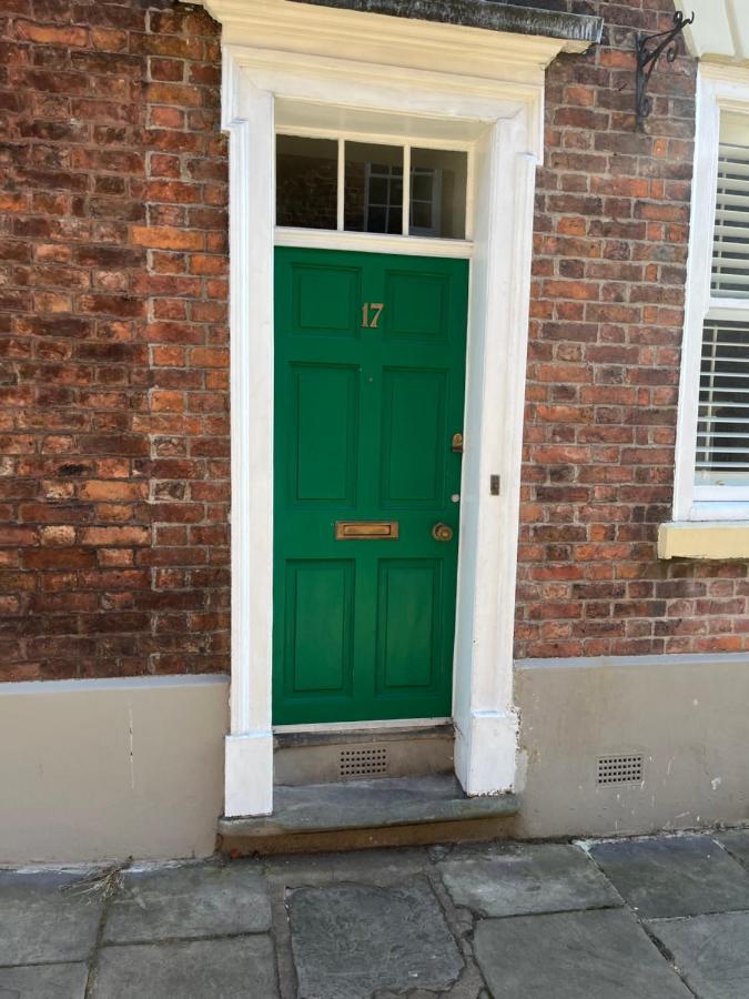 Villa 18Th Century Townhouse In Chester City Centre Extérieur photo