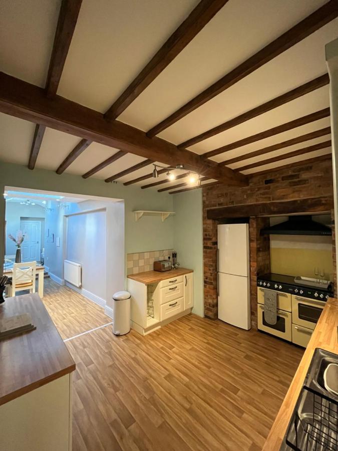 Villa 18Th Century Townhouse In Chester City Centre Extérieur photo