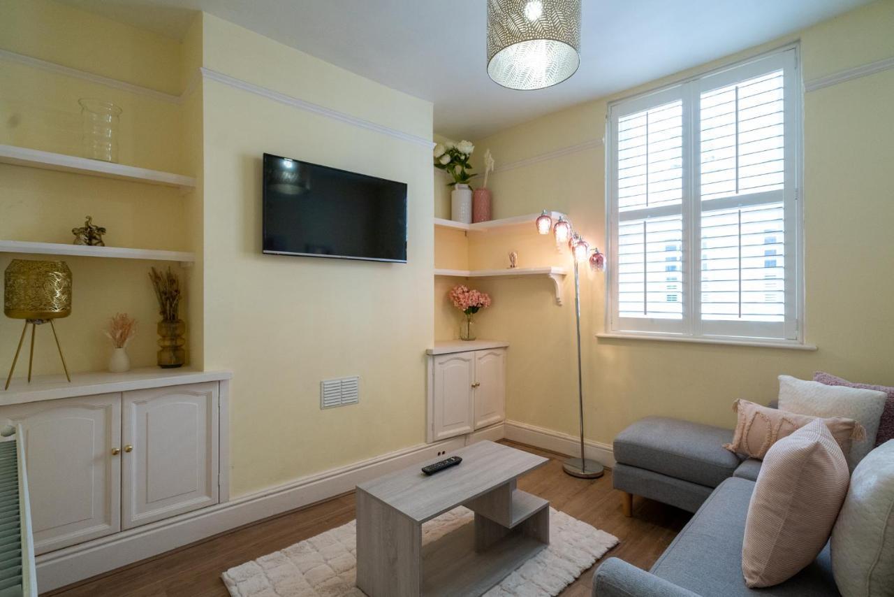 Villa 18Th Century Townhouse In Chester City Centre Extérieur photo