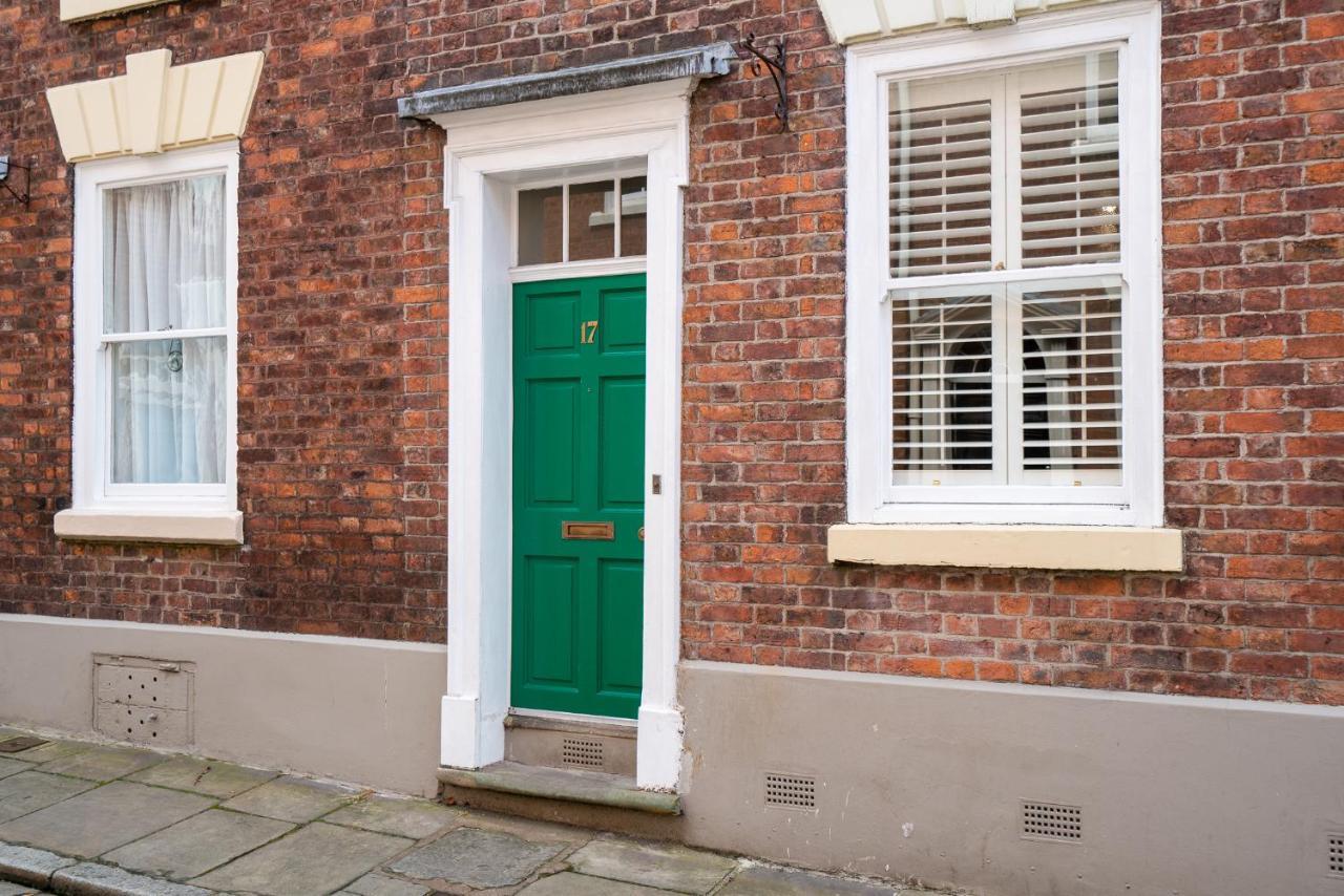 Villa 18Th Century Townhouse In Chester City Centre Extérieur photo