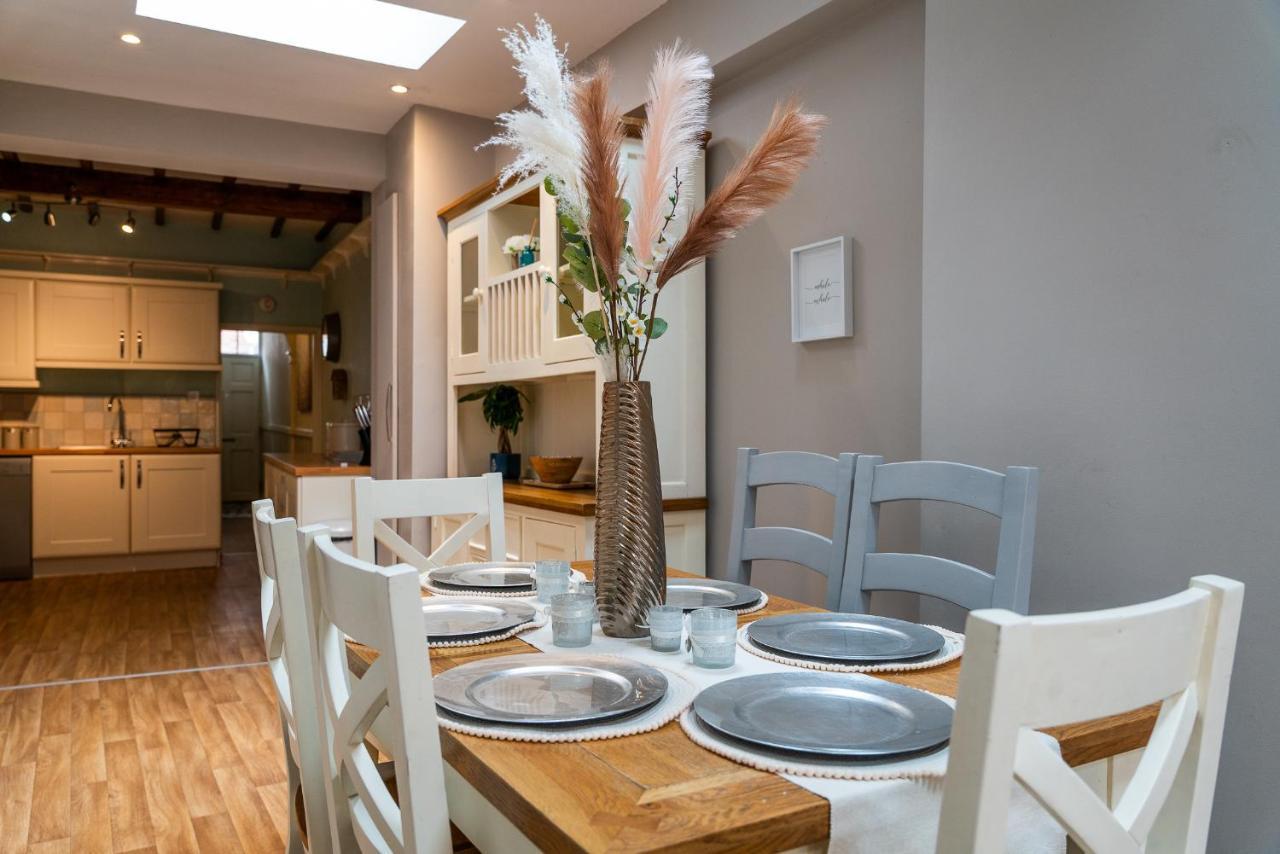 Villa 18Th Century Townhouse In Chester City Centre Extérieur photo