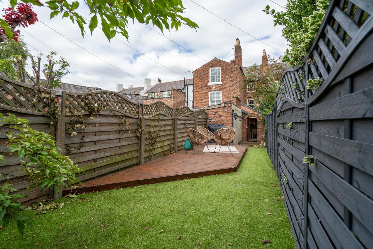 Villa 18Th Century Townhouse In Chester City Centre Extérieur photo